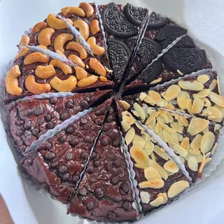 ขนมบราวนี่  พิมพ์ขนาด 2 ปอนด์ ตัดแบ่ง 12 ชิ้น ไม่ตัดแจ้งนะคะ