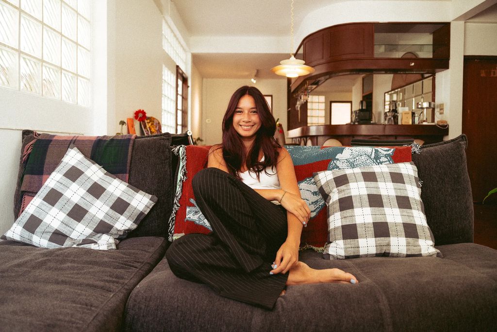 ‘ชีวิตก็ไม่ต่างอะไรจากคลื่นน้ำ’ พูดคุยกับ Valentina Ploy เปิดต้นปีด้วยคอนเสิร์ตครั้งแรกในชีวิตบนริมแม่น้ำเจ้าพระยา