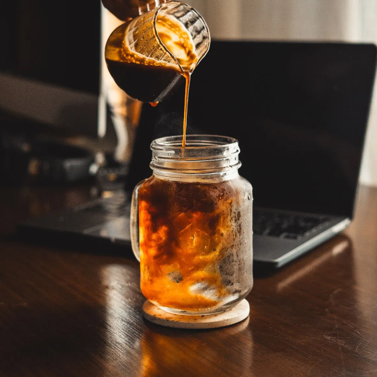 10 อเมริกาโน่ ยี่ห้อไหนดี กาแฟสำเร็จรูป ชงง่าย เข้มข้น หอมอร่อย