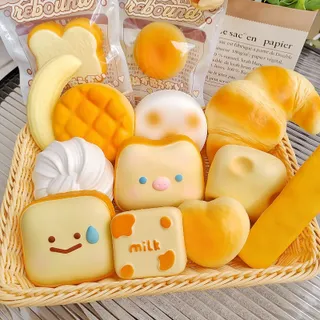 ของเล่นบีบสกุชชี่ รูปขนมปัง แบบนิ่ม บีบขนมปังของเล่น Super Soft ขนมปังตลกผู้ใหญ่ความเครียดบรรเทา Sensory